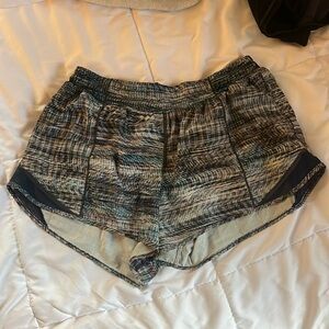 Lululemon hotty hot shorts 4’
